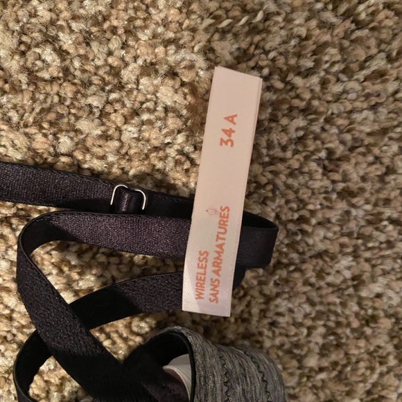 Bras size 34A - Picture 2 of 2